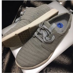 Toms sneakers